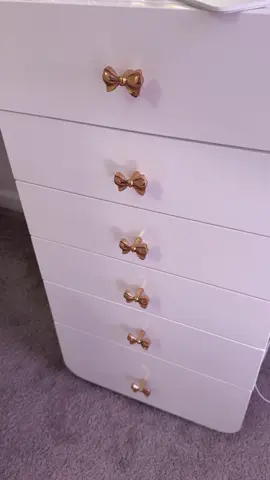 update my vanity knobs with me 🎀 how cute are these bow knobs!!  I’ve linked them in the bio for anyone interested. #jolanibeautyroom #makeupvanity #beautyroomdecor #beautyroominspo #vanitysetup #vanityroom 