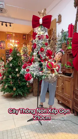 Cây thông nón xếp gọn của Tiệm Út Nhỏ nhà tui, hàng sẵn mọi người ui#utnhodecor #fypシ #decoration #chrismastree #câythôngxếpgọn #trangtrinoel #christmastiktok #DIY #noel2024 #navidad #medecor 