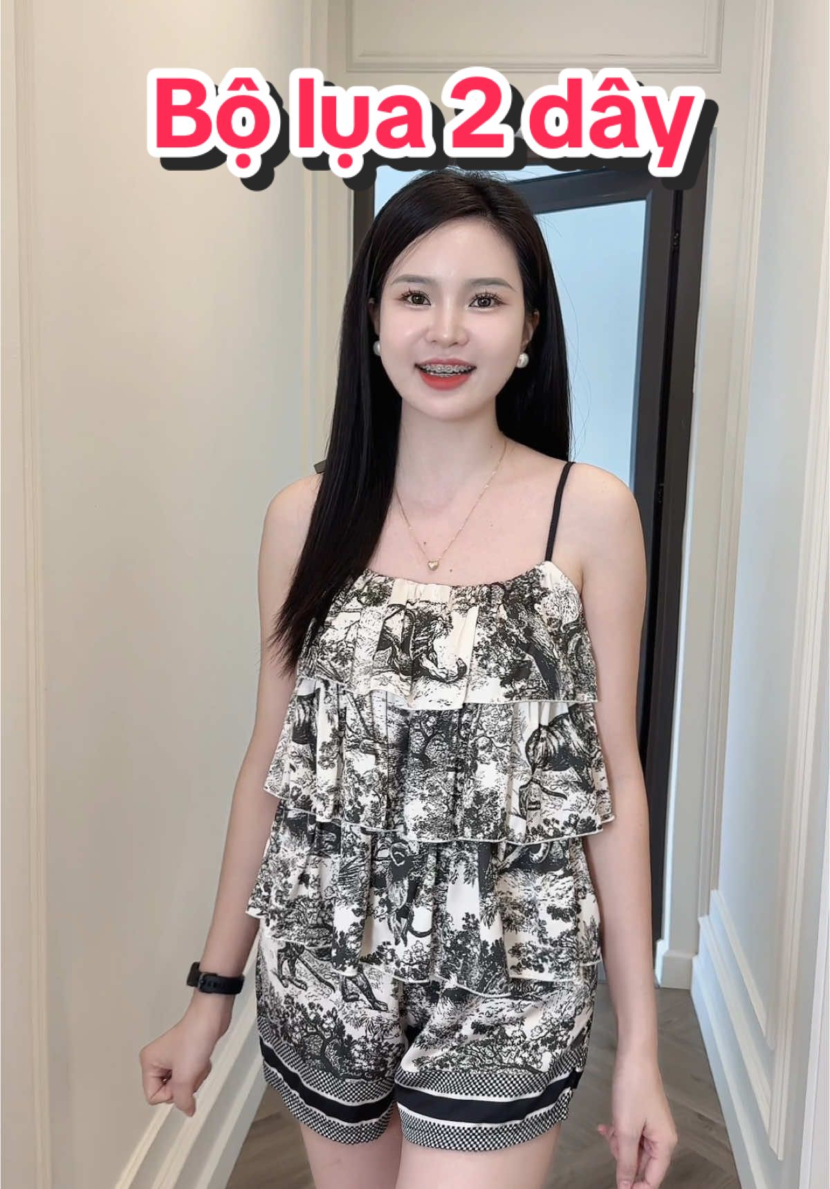 Bộ ngủ lụa 2 dây phối 3 tầng. Quần đùi có nơ #champhanreview #champhan #châmphan #review #dobo #dobomacnha #doboxinh #dolua #doluaxinh #dobo2day #pijama #thoitrang #thoitrangnu 