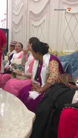 मेलापात देखि परको दुनिया नदेखेको मेरी आमालाई संसार घुमाउने सपना पुरा गर्न😘 छ  #aama #fyp 