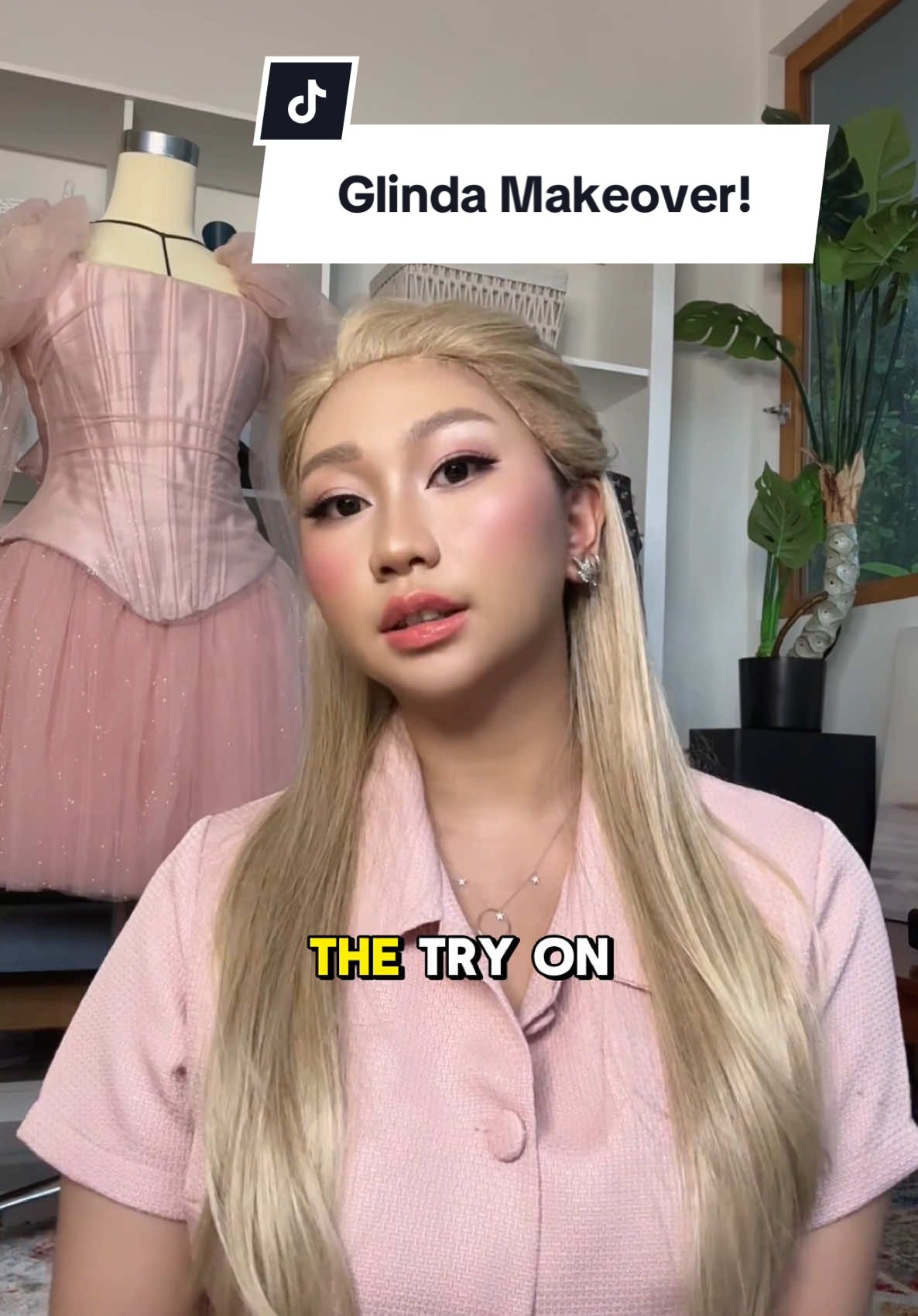Replying to @Dillah Probokusumosuka banget sama makeup nya Glinda🥸👍🏻✨  also- this shade is blonde is very pretty🥹❤️ #fyp #foryoupage #makeover #makeup #makeuptutorial #wicked #glinda #cosplay #tutorialmakeup #review #makeupreview #reviewmakeup 