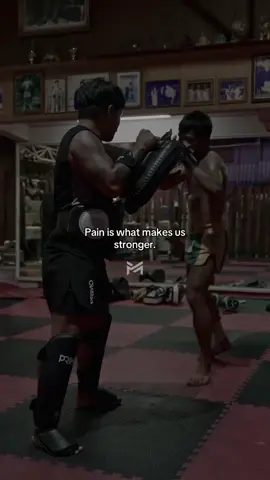 “Pain is what makes us stronger.” 💪 Every challenge, every setback, every tear – it shapes us into who we’re meant to be. Keep pushing, keep growing. #nr1motivation #muaythai #quote 