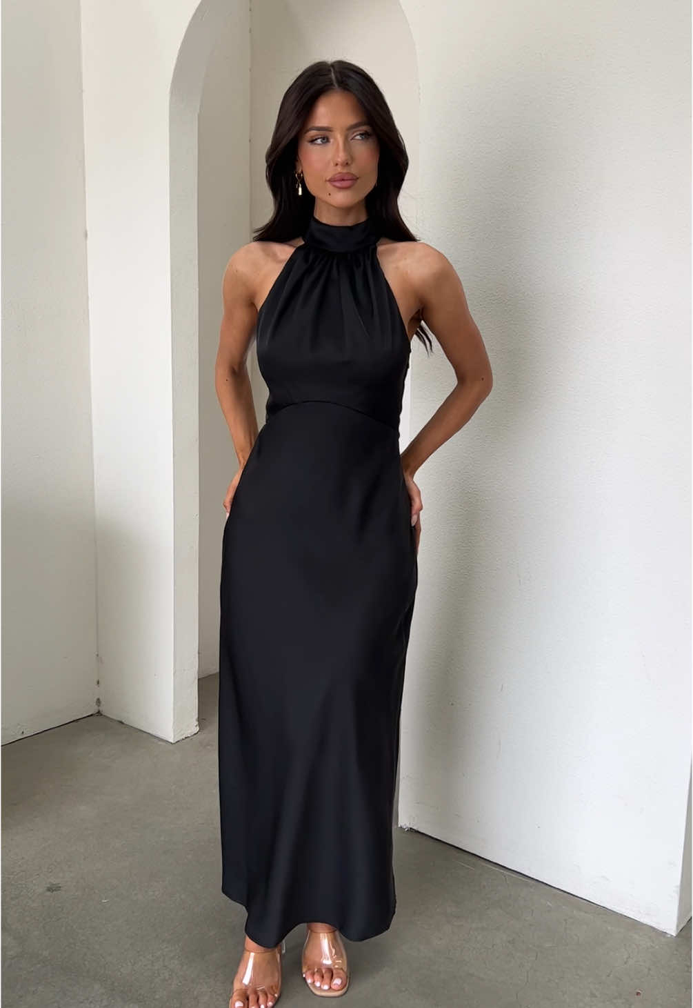 Baby she’s new 🖤 The ‘Daphne Maxi’ is here! #thatssofetchau #maxidress #weddingguestdress #bridesmaidsdresses #blackmaxidress 