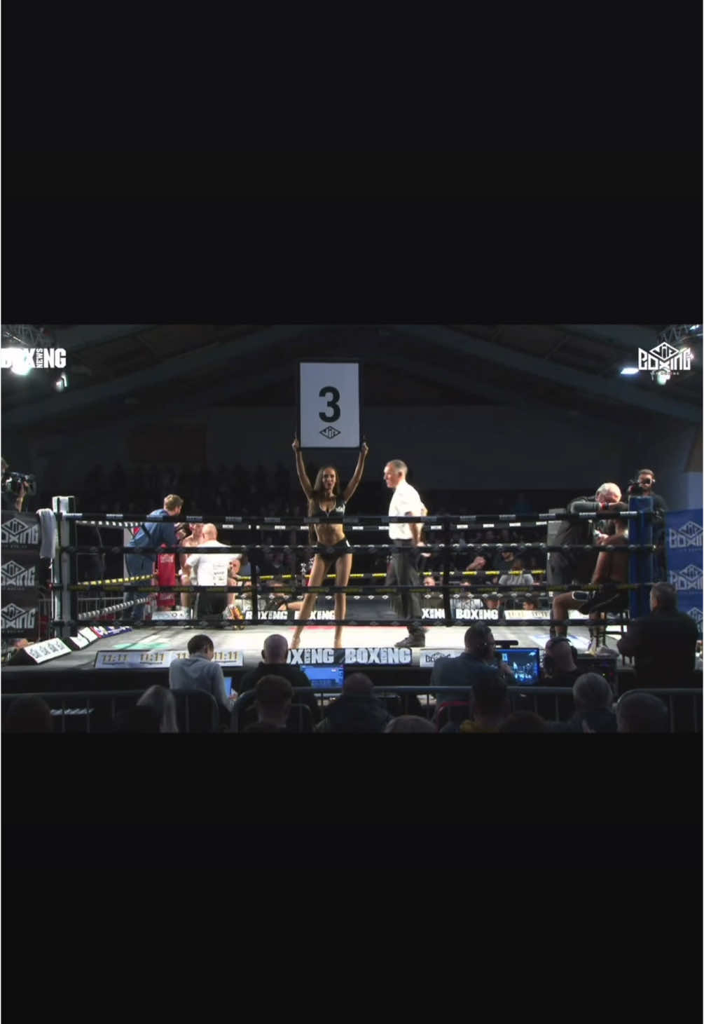 Remember when they tried to ban Ring Girls 👀🤣 #ringgirls #UK #VIP #boxingfans #boxing🥊 #knockout #win #work 
