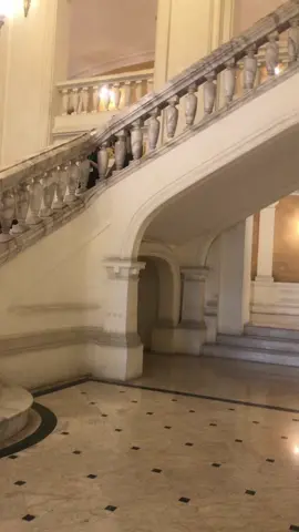 Khung cảnh bên trong nhà hát lớn Hà Nội 