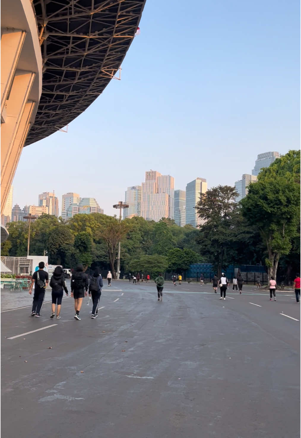 Olahraga sore di GBK gapernah mengecewakan sih suasananya nyaman banget😍🥺 #jogging #gbk #fyp #placetogojkt #PlacesToVisit 