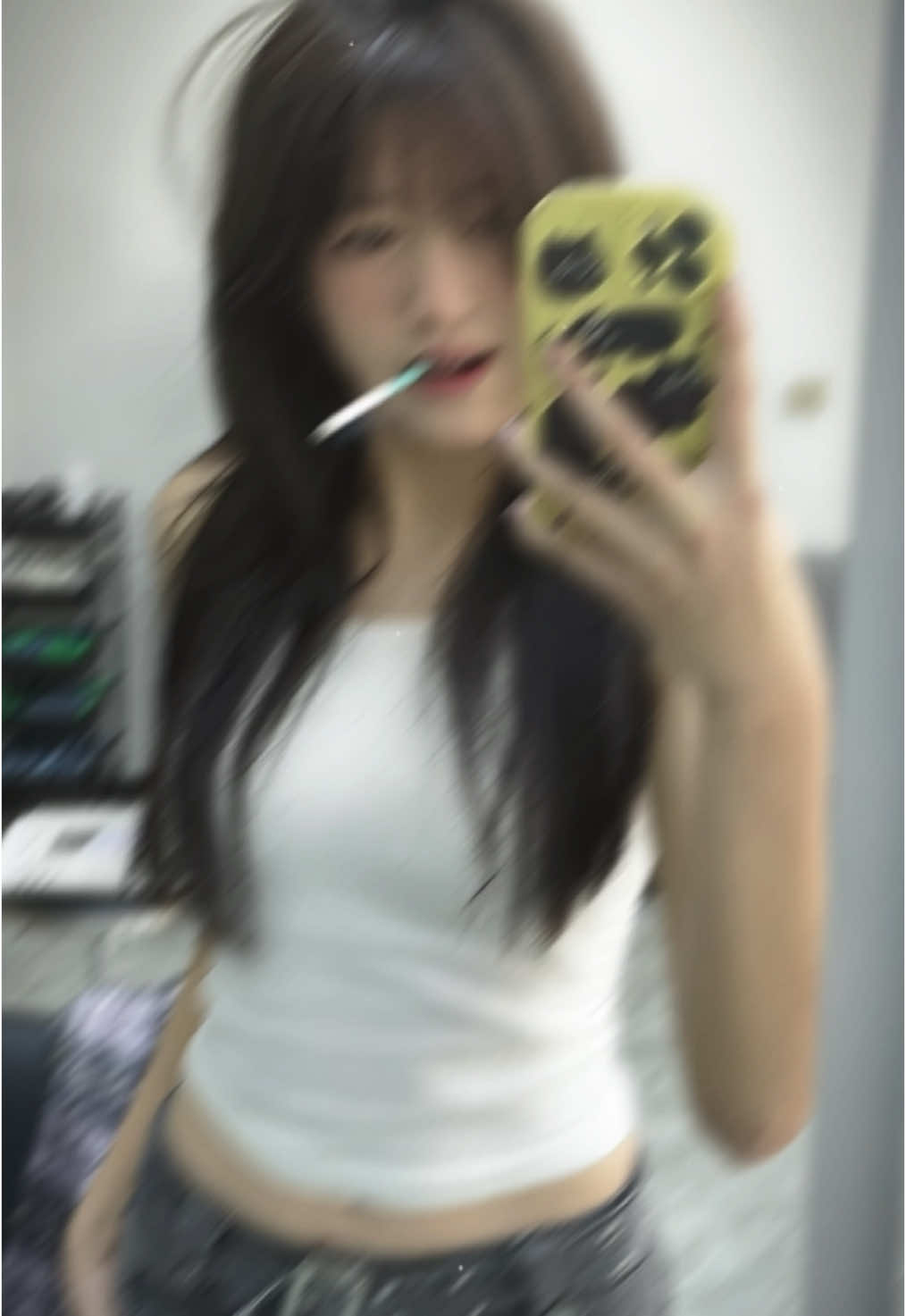 不是很帅 但很变态.  