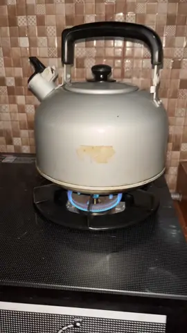 Alarm teko tlah berbunyi Itu artinya air sudah mendidih.. #teko #tekobunyi #tekobunyimurah #tekobunyisiul 