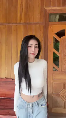 #ไอเดียแต่งตัว #แต่งตัวไปเที่ยว #เสื้อครอปแขนยาวผ้านิ่ม 