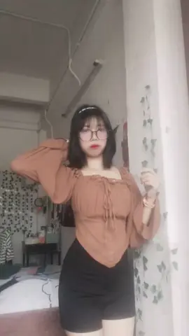 #တစ်ပုဒ်ကျန်ခဲ့လို့😝 #viraltiktok #fypシ゚viral #ပျင်းတယ်ကွာfypပေါ်ရောက်စမ်း😄😄 #မြင်ပါများပီးချစ်ကျွမ်းဝင်အောင်လို့🤒🖤 #titok #foryou #foryou🤪 