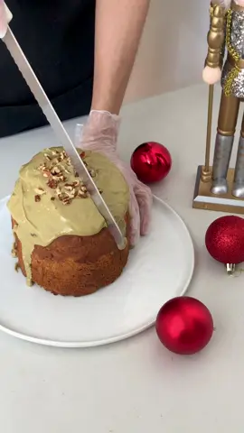 . PANETTONE VOLCÁN DE PISTACHOS Increíblemente suave y delicioso!! Es el primer panettone Sin Gluten Sin Lácteos y Sin Azúcar relleno de pistachos que se ofrece y como siempre es Ekovida Gluten Free liderando el mercado de oferta por una Navidad Natural y Saludable!! Precio: S/.107 Peso: 1 kilo Whatssap: 957 949 089 . . #volcandepistachos #panettonevolcan #panettonesingluten #panettonedepistachos #pasteleriasingluten #panetonparadiabeticos #pistachos #pistachiobakery 