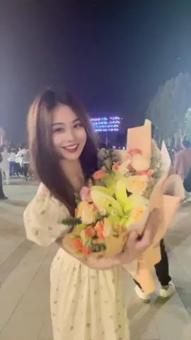 7222255596316282170-#夜市里的烟火气 #晚风很温柔 #首先你要快乐其次是其次