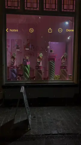 It’s the season 💕🎅🏻 #thecakeroom #thecakeroombreda #sweets #sweettreats #sweettooth #fyp #foryou #womanownedbusiness #pink #cupcake #christmas #decoration #holidayseason #kerst #christmascountdown #christmasdecorating #santa #holidayspirit #🎄 #🎅🏻 