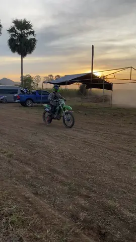 #วัยรุ่นสิงห์บุรี 