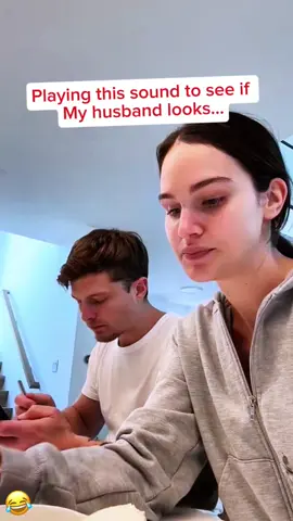 Playing this sound to see if my husband looks…😂 #scareprank #jumpscare #funny #scarecam #funnymoments #fails #fypシ #funnyprankvideos #foryour #prank #trend #foryoupage #hahaha 