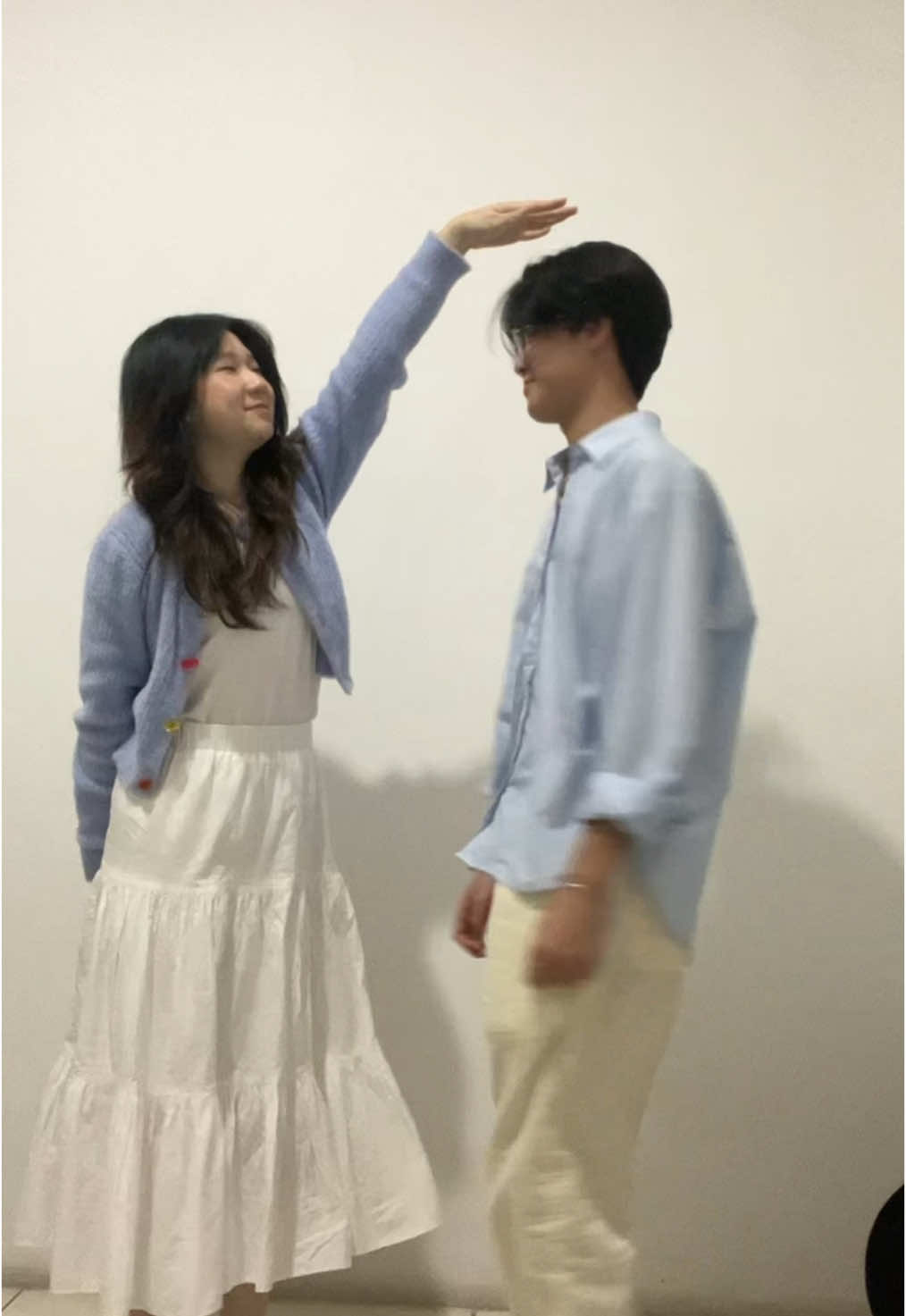 head, shoulder, knees, & toes👩🏻‍🤝‍👨🏼 @doriiius  #fyp #fypシ゚ #trending #viral #OOTD 