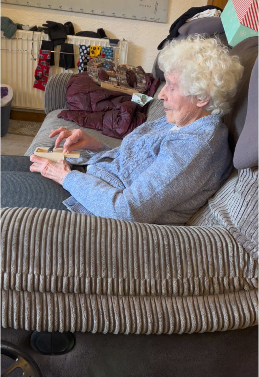 My 97 year old Grandma opening a fake spider scare box 😂😂 #spider #scared #scare #prank #scareprank #fakespider #funny #oldgrandma 