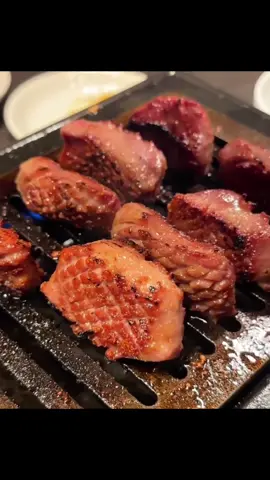 Charcoal grilled beef tongue#beef #beeftongue #delicious #bbq 