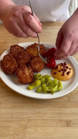 🐟 Joues de morue frites • Mayonnaise au chorizo ibérique 🐟 Croustibat, jt’ai battu 🤷‍♂️ Recette sur mon Instagram, lien en bio ⬆️