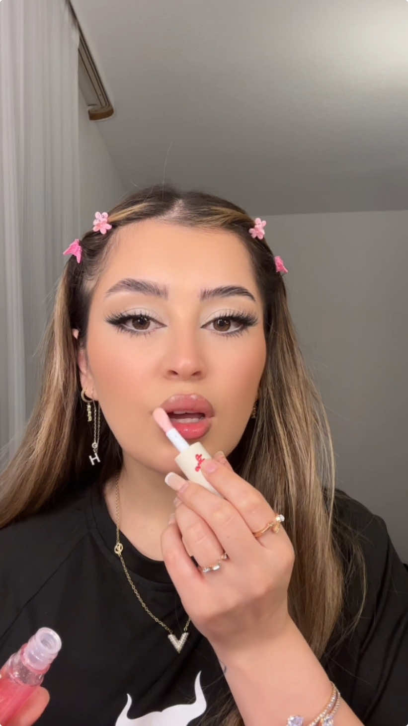 شو رأيكم بهذا اللوك 💍🤍🪞❄️#مكياج_ناعم #مكياج_عيون #مكياج_مناسبات #