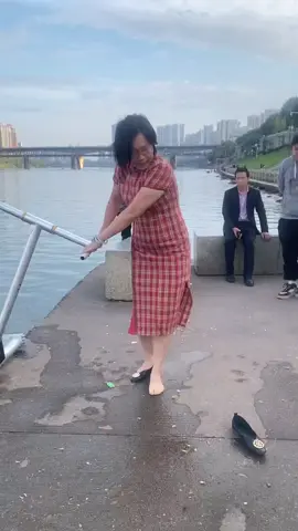 #Auntie show how to ride the water bicycle. This look very fun!