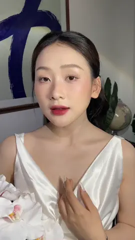 Nhẹ nhàng và thanh lịch về cô gái của tôi hôm nay  #xuhuong #codau2024🍓  #LearnOnTikTok #foryou #tuyetlymakeup #thanhhoa 