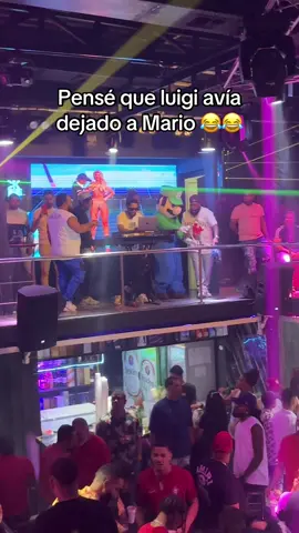 Que pelicula 😂😂 #marioyluigi #😂😂😂 #fypシ゚ #fypシ゚ #canguro #teamcanguros🦘 