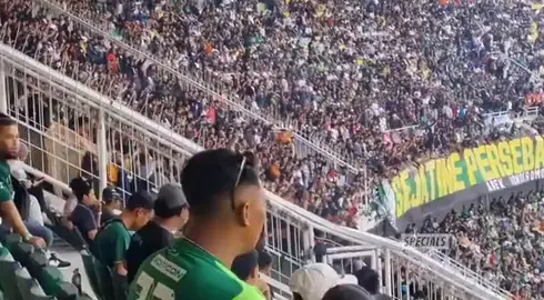 Suporter tamu The jak mania tidak kalah lantang dari Bonek mania dalam laga Persebaya Surabaya vs Persija Jakarta dlm pertandingan BRI liga 1 distadion gelora bung Tomo Surabaya. @persebayastoreofficial  @persija @briliga1indonesia  @persebaya.official  #gbt #surabaya #jakarta #sby #jkt #bonjak2728🐊🐅 #bonek #thejakmania #pssi  #mania #persebaya #persija #persebayasurabaya #liga1  #persijajakarta #briliga1 #pssiindonesia #erickthohir 
