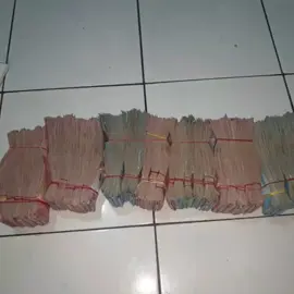 ini keren kita malam ini hitung uang orang 