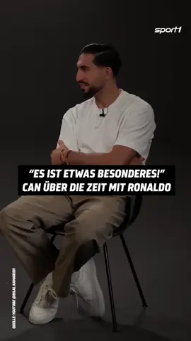 Emre Can erzählt im Interview mit @bilal_kamarieh von seinem ersten Treffen mit Cristiano Ronaldo und die gemeinsame Zeit bei Juventus Turin. Emre lebte den Traum eines jeden Fußball-Fans... Einmal in der Kabine mit CR7 sein. 😮 #sport1 #sport1news #emrecan #cr7 #ronaldo #bilalkamarieh #juve
