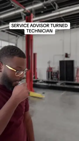 When a service advisor turns into a technician.🤣🤦🏾‍♂️ #mechanic #mechaniclife #automotivetechnician #technician 