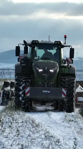 Winterfurche ziehen ❄️ #fendt #1050 kverneland #pflug #schnee #landwirtschaft #farming #agriculture #2024 