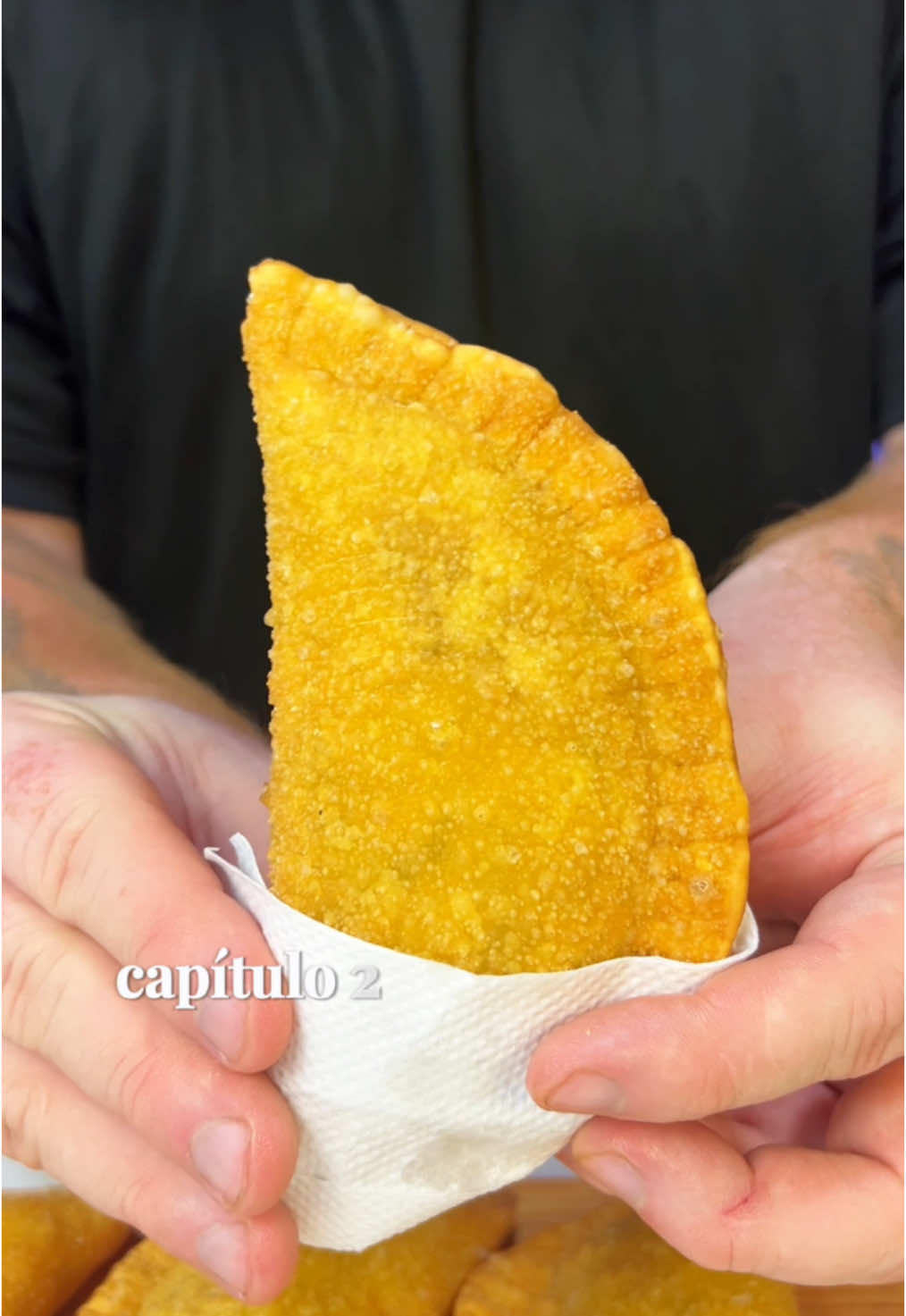 10 formas de hacer pastelitos nivel Gourmet!! Capítulo 2 queso crema con ajo porro en dos texturas! Por supuesto siempre usando la mejor masa que hay la de mi gente de @SomosFadosa la mejor calidad al mejor precio!      #Receta #empanadas #pastelitos #comida #venezuela #quesocema 