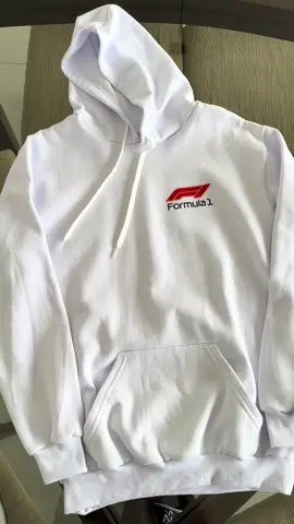 🏁 MAX VERSTAPPEN TETRACAMPEÃO! 🏆🔥 Comemore essa conquista histórica com o moletom inspirado no campeão! E o melhor: TODOS os moletons da loja estão com 50% OFF! 🚨 Promoção por tempo limitado! Não perca a chance de garantir o seu com desconto exclusivo. 🛒 Corre e aproveite! Estoques limitados. #MaxVerstappen #Tetracampeão #Promoção #F1 #blackweek 