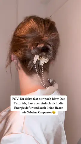 Ich hätte auch gerne mal so ein Blow Out, aber eigentlich bin ich dafür einfach zu faul…🤣🥲 #hairdo #shorthair #finehairtutorials #hairstyle #hairupdo #updohairstyle #clawcliphairstyles #clawclip #quickhairstyle #easyhairstyles #volumehair #hairhacks #hairtipsandtricks #frisurenideen #hairtutorial #bunhairhack #bunhairstyle 