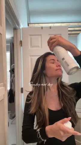 Sunday to do list, laundry for the week, meal prep? and a fresh cleanup for another work week 🌸 #cleaningmotivation#cleaningtiktok#skincareroutine#goodmolecules#larocheposay#latinacontentcreator#cleanupwithme#sunday#sundayreset 