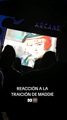 Reacción de la traición de Maddie a Caitlyn en la Watchparty de Arcane 👀🕹️🎞️ . . . #arcane #reaccion #reaction #event #evento #videojuegos #caitlyn #maddie #videogames #final #spoilers 