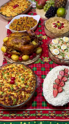 Ceia de natal completa e econômica  Farofa: - 300 gramas de calabresa - 2 dentes de alho - 1/2 cebola - 1/2 pimentão vermelho  - 1/2 pimentão amarelo - 1/2 pimentão verde - 1 cenoura ralada - 1 lata de dueto milho e ervilha - 1/2 xícara de azeitonas  - 1/2 xícara de uvas-passas - 1 banana da terra - 1/2 colher de sopa de orégano  - 1/2 colher de sopa de páprica defumada  - 2 colheres de sopa de margarina  - 2 xícaras de farofa pronta  - 1 fio de azeite  - Cebolinha a gosto Frango assado no forno: - 1 cebola - 6 dentes de alho - 1 colher de sopa de orégano  - 1 colher de sopa de sal - 1 colher de sopa de páprica defumada  - 1 colher de sopa de chimichurri - 1 colher de sopa de açafrão  - 1 colher de sopa de colorau - 5 colheres de sopa de mostarda - 100 ml de azeite - 2 limões espremidos - 250 ml de suco de laranja - 250 ml de vinho branco seco - 1/2 xicara de cheiro verde - 1 frango inteiro - 2 colheres de margarina  - 1 cebola - Batatas para assar com o frango - Tomate cereja para decorar  #ceia #ceiadenatal #natal #receitafacil #culinaria #natal2024 