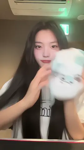 iroha pg fancam🤍//ben sokk/okul yanmis//Lisa gruptan ayrilmis//tutmazsa hesabi birakiyorum😭//#fyp #global #bpwkpp #bp #kesfetbeniöneçıkart #kesfetduasi🧕🤲🏻 #iroha #illit #fancam #eating #kpop @🎐 istektii🐈