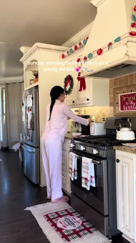 Sunday mornings with my family are my favorite! 🤍🙏🏻 I was late to church 😭😭 #sundaymorningvlog #sundaybeforechurch #angelasyoungseñoralife #señoralife #softseñoralife #youngseñorathings #youngseñoralife #