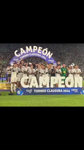EL EQUIPO LEVANTANDO LA COPA NRO 47 🖤🤍  #olimpia #py #parati #futbol #elmasgrande #gol #decano  #fyp #elunico #grande #apf #odd #eterno #campeon #delmundo #paratodos#olimpiamedia #copa #copadeprimeraapf #deprimera #campeondelmundo #campeonmundial 