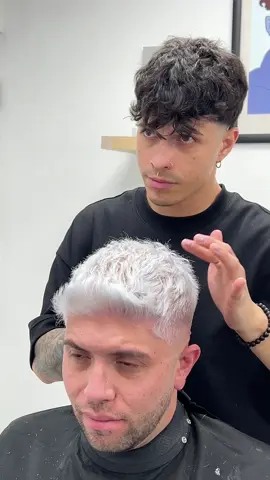 CAMBIO DE LOOK😳🎥 CHULITO para el matrimonio🤵🏻‍♂️Le dira que si?🤔👇🏻#cambiodelook #cortesdepelo #platinado #barbero #viralllllll #parati #barberia #chile 