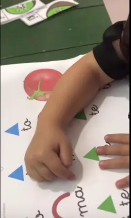 O Grafismo Fonético já está sendo usado por professores em várias escolas, com resultados incríveis! Se você é educador ou tem interesse em educação, vale a pena conhecer mais sobre essa metodologia transformadora. #educaçãoinfantil #alfabetização #grafismofonetic #grafismofonetico 