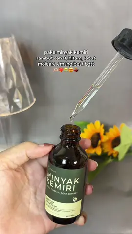 Pake minyak kemiri dari @moicare emang best bggtt😍 #moicare #minyakkemiri #minyakkemirimoicare #rambutsehat 