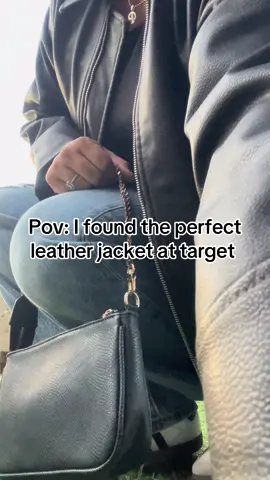 The perfect oversized leather jacket from @target!! I got the last one so to the person who stashed it, thank you🫶🏻🫶🏻 #target #leatherjacket #leatherjacketoutfit #outfit #OOTD #shopping #shoppingfinds #fashion #oversized #trendy #fyp #parati #relatable #wildfable #wildfablebytarget 