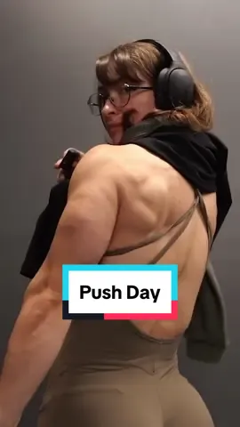 Push Day‼️ #gymgirl #pushday #gymvideos #GymTok 