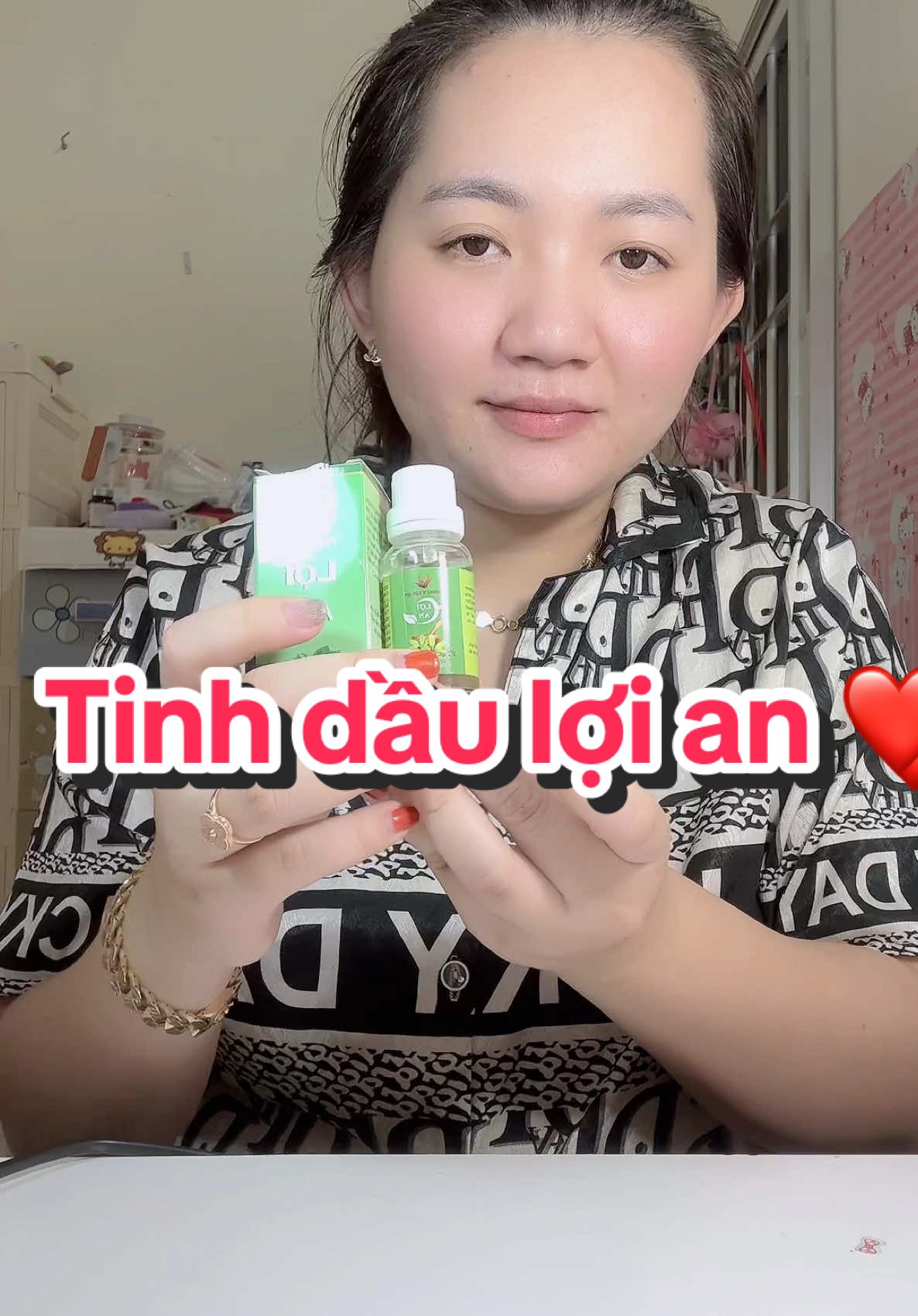 Tinh dầu Lợi An có tốt như lời đồn không??? 😘 #tinhdauloian #tinhdauloianchinhhang #tinhdauloianchobe #muataitiktok 
