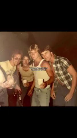 #america #mtv90s #90smusic #90 #fyp #yp90s #90skids #malls #driveins #90svideogames #fypviralシ 