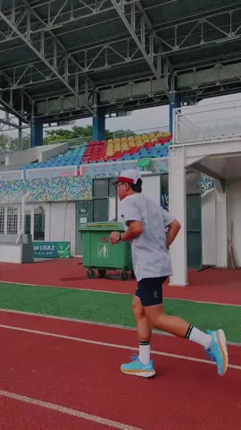 Lari Di stadion sebenernya enak  tapi boring. #Running #runners #runner #dailyrun #tangerang 