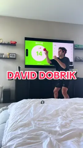 David Dobrik beats Conor McGregor’s score of 18 hits in 5 seconds 🔥 Who can believe this?? #boxbollen #daviddobrik #conormcgregor